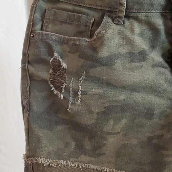 Vanillastar camo shorts - Picture 3 of 6